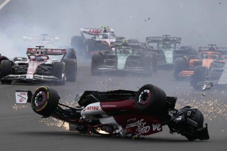 Čouova nehoda v Silverstone. Foto – TASR/AP