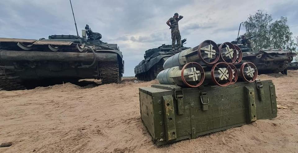 Ukrajinské tanky počas oddychu. Foto - ukrajinský generálny štáb
