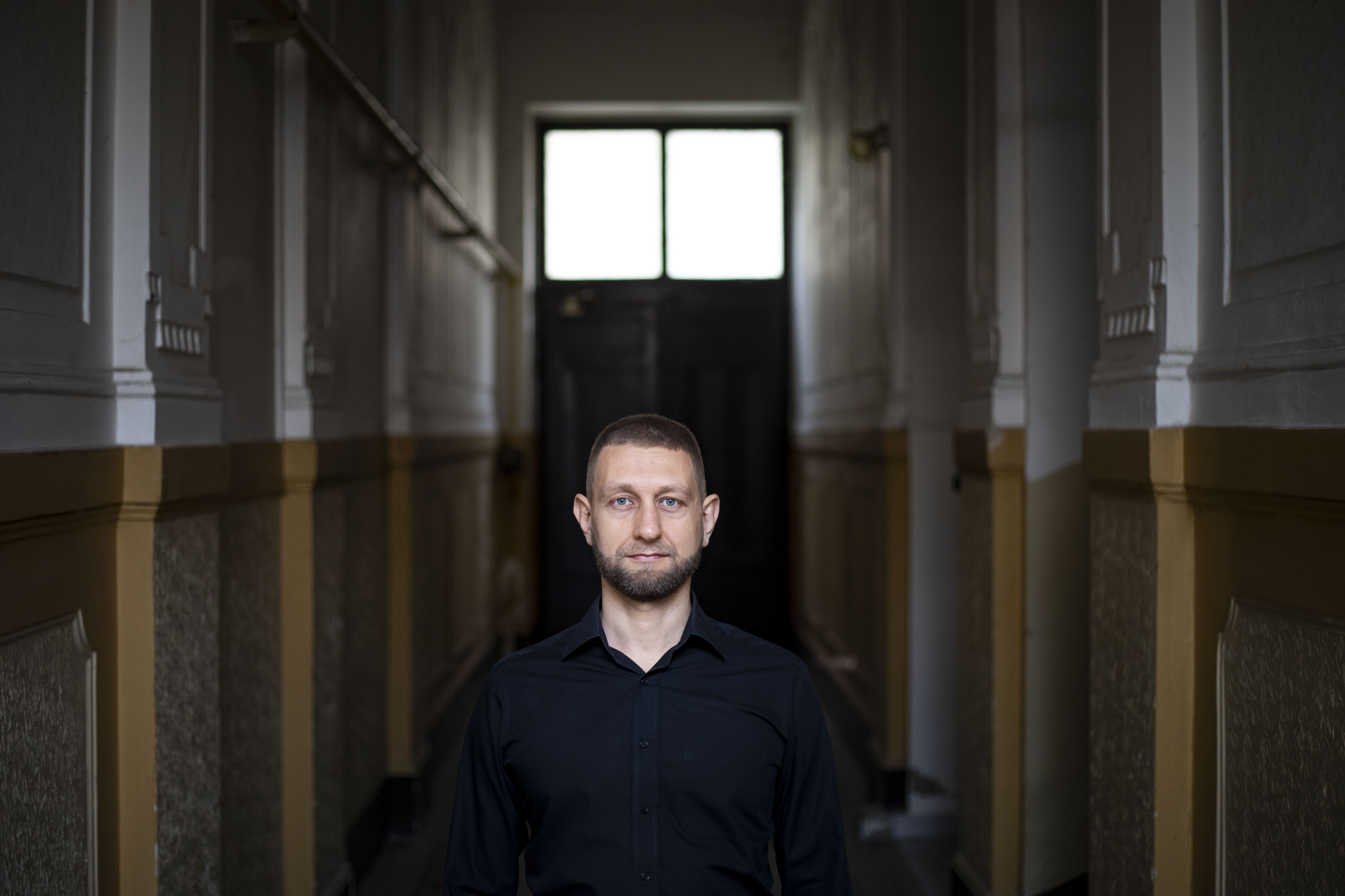 Fráza „bol to len vtip“ je manipulácia. Expert na sebaobranu vysvetľuje, akou nepríjemnou otázkou správne reagovať