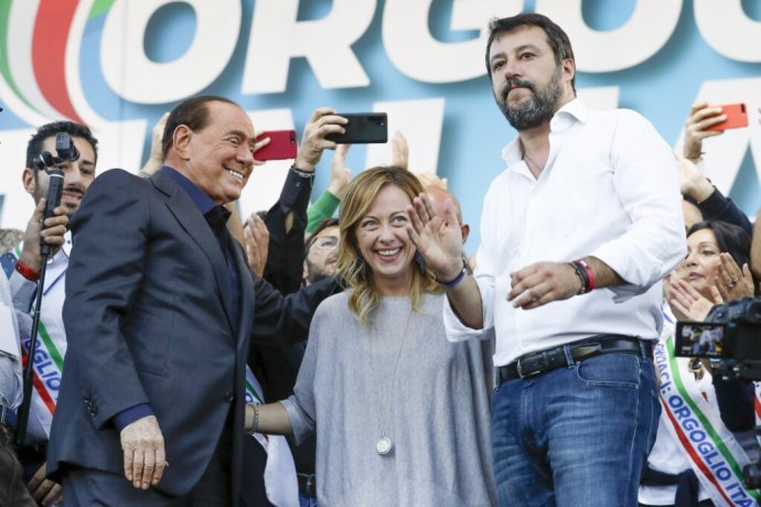 Berlusconi, Meloniová a Salvini v roku 2019, keď išli do volieb spoločne. Foto - TASR/AP
