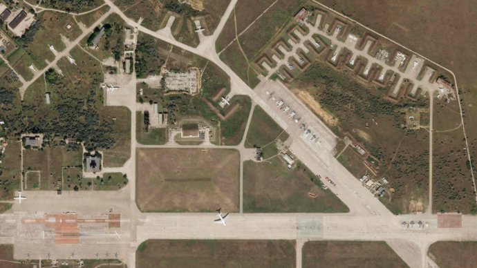Ruská letecká základňa Saki pred svojím zničením. Foto - AP