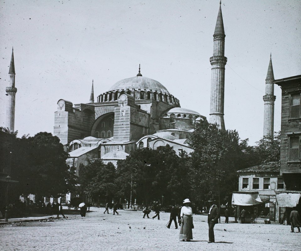 A konstantinápolyi Hagia Sophia 1908-ban. Forrás - Fortepan / Magyar Földrajzi Múzeum / Diagyűjtemény
