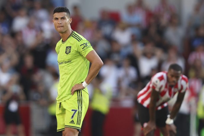 Cristiano Ronaldo pri prehre Manchestru United 0:4 proti Brentfordu. Foto - TASR/AP