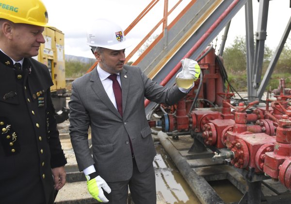 Trnka hovorí o&nbsp;akvaparku, ale o&nbsp;arzéne mlčí