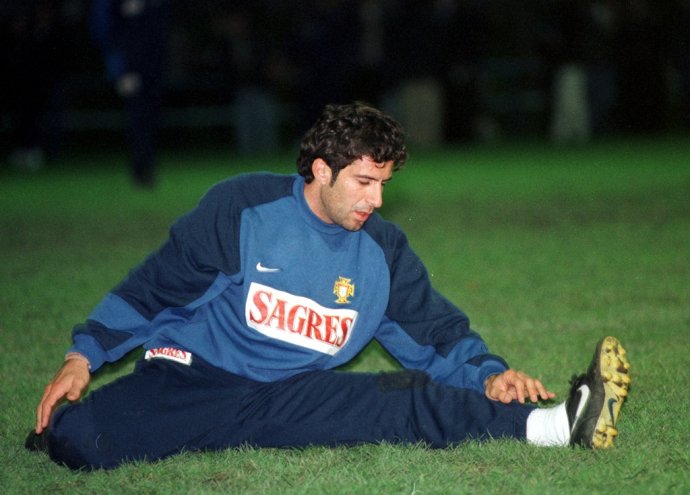 V roku 1998 nastúpil Luis Figo za FC Barcelona aj proti ŠK Slovan Bratislava. Foto - TASR/Vladimír Benko