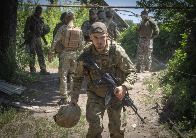 Ukrán katonák Donbaszban. Fotó - TASR/AP
