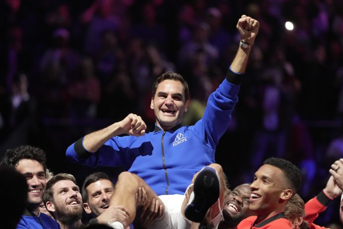 Federer pri svojej rozlúčke s kariérou na Laver Cupe. Foto - TASR/AP