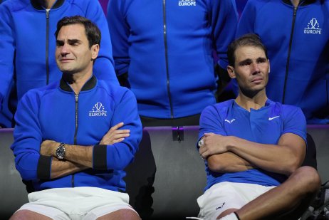 Federer (vľavo) a Nadal po poslednom Federerovom zápase. Foto – TASR/AP