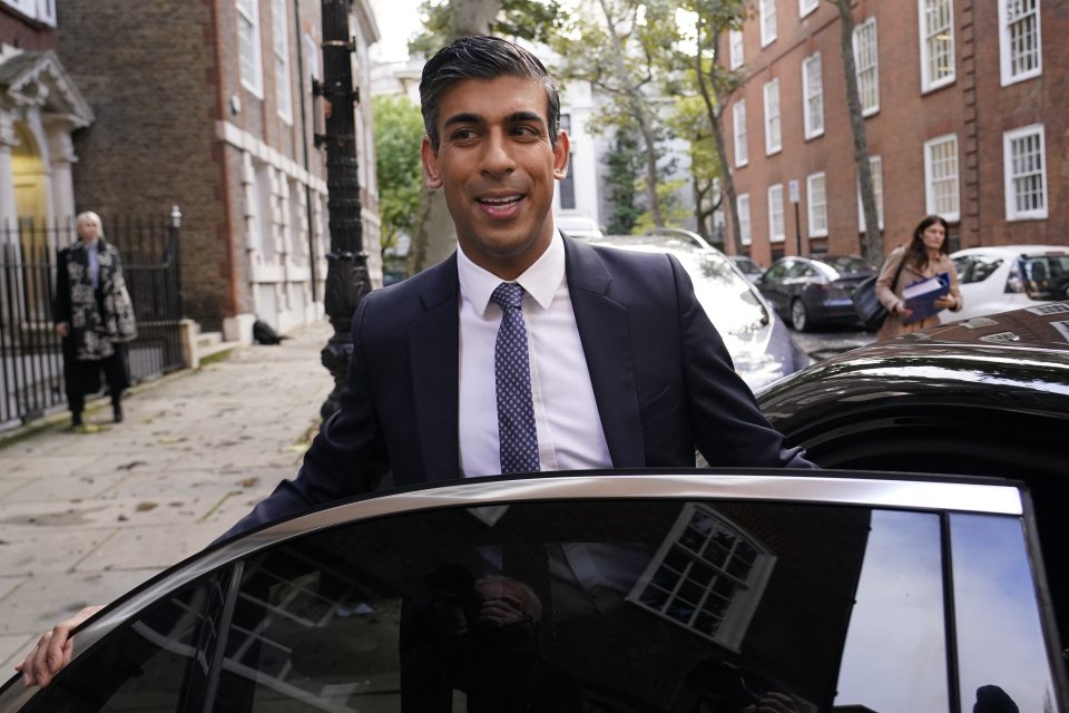 Britský premiér Rishi Sunak. Foto - TASR/AP