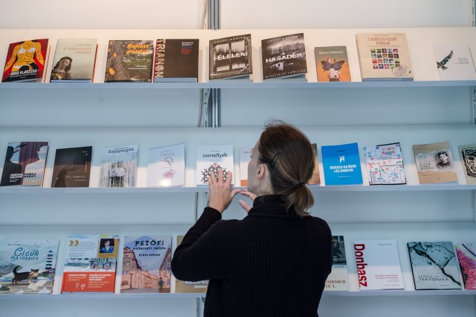 Ponuka prekladov slovenských diel do maďarčiny na Medzinárodnom knižnom festivale v Budapešti. Foto - Andrea Kiss-Kohut