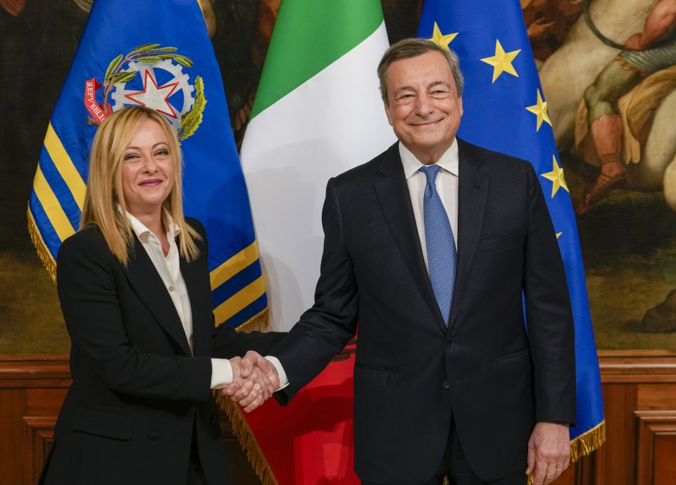 Giorgia Meloni és Mario Draghi. Fotó - TASR/AP