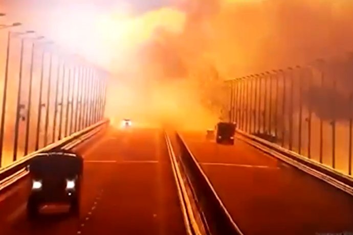 Záber z priemyselnej kamery na okamih výbuchu