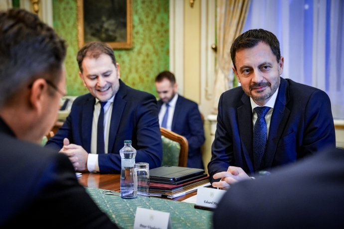 Igor Matovič a Eduard Heger na rokovaní s lekárskymi odborármi. Foto – Úrad vlády SR