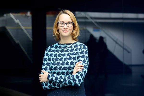 Skúmali deti, ktoré išli do škôlky neskôr: zostali častejšie bez práce, dievčatá menej študovali na vysokej škole