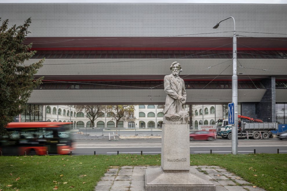 V SNG umelci rušia program, Tatra banka zvažuje podporu. Nový riaditeľ ...