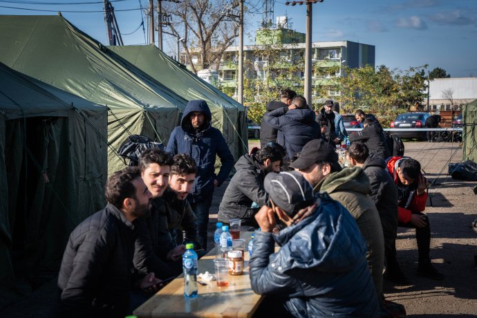 November 2022, utečenci v stanovom mestečku v Kútoch. Foto N - Tomáš Hrivňák