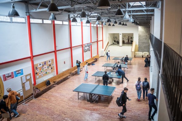 Gymnáziá v&nbsp;Bratislave budú nedostupné aj pre jednotkárov. Prichádzajú silné populačné ročníky