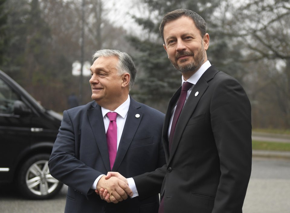 Viktor Orbán a premiér Heger na stretnutí V4 v Košiciach v novembri. Foto - TASR