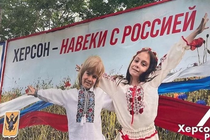 “Herszon mindörökké Oroszországgal” - hirdették magabiztosan a billboard szerzői. Forrás - Andrej Zacharov