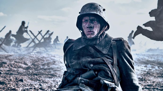 Felix Kammerer v hlavnej úlohe filmu Na západe nič nové. Foto - Netflix
