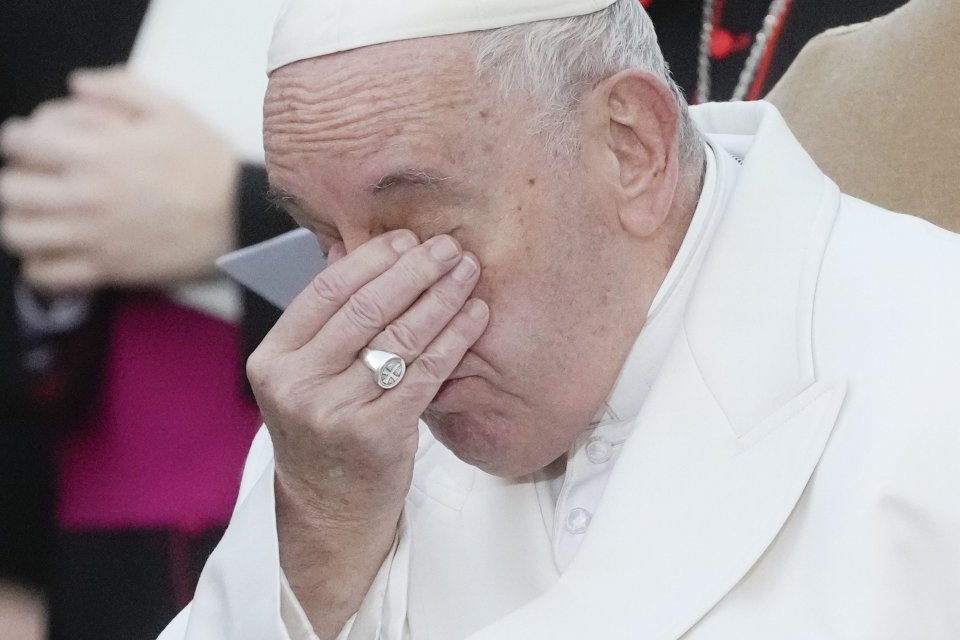Pápež František počas modlitby za mier na Ukrajine. Foto - TASR/AP