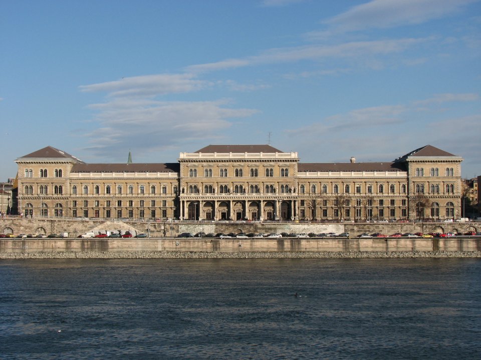 A Budapesti Corvinus Egyetem főépülete. Fotó - wikimedia.org, Szilveszter Farkas, CC BY-SA 2.0