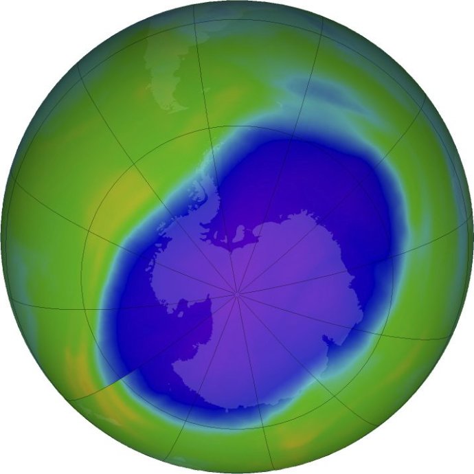 Na snímke z októbra 2022 od NASA modrá a fialová farba znázorňujú dieru v ozónovej vrstve Zeme, ktorá sa nachádza nad územím Antarktídy. Foto – TASR/AP