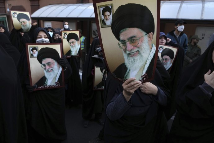 Iránsky protest proti týždenníku Charlie Hebdo. Foto - TASR/AP