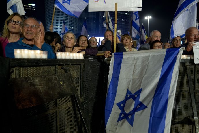 Protest v Tel Avive proti plánovaným zmenám v súdnom systéme Izraela. Foto - TASR/AP