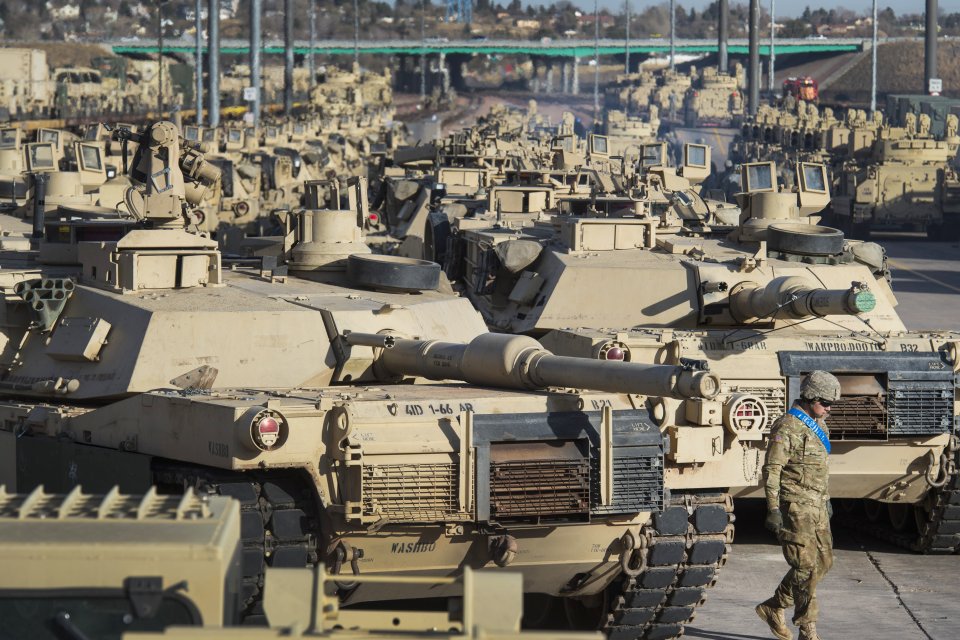 Tanky Abrams na základni v americkom Colorade. Foto - TASR/AP