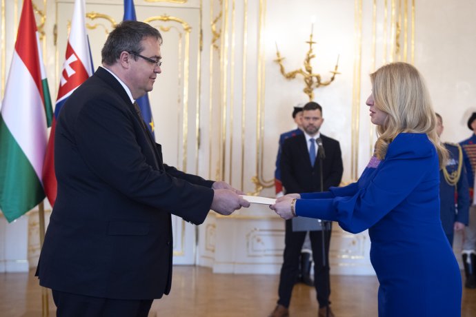 Maďarský veľvyslanec Csaba Balogh u prezidentky Zuzany Čaputovej v januári 2023. Foto - TASR