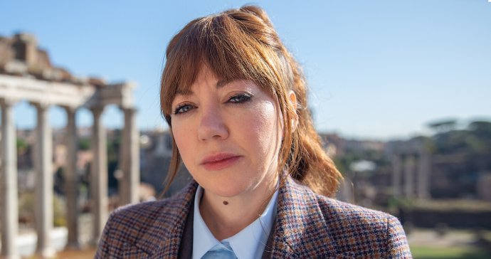 Diane Morgan ako Philomena Cunk. Foto - Netflix