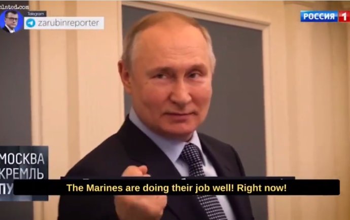 Putin minulý týždeň hovoril o "heroizme" príslušníkov námornej pechoty. Reprofoto - Wartranslated.com