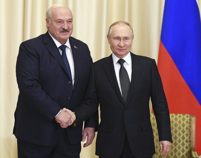 Lukašenko a Putin sa od vojny stretávajú pravidelne. Foto - TASR/AP