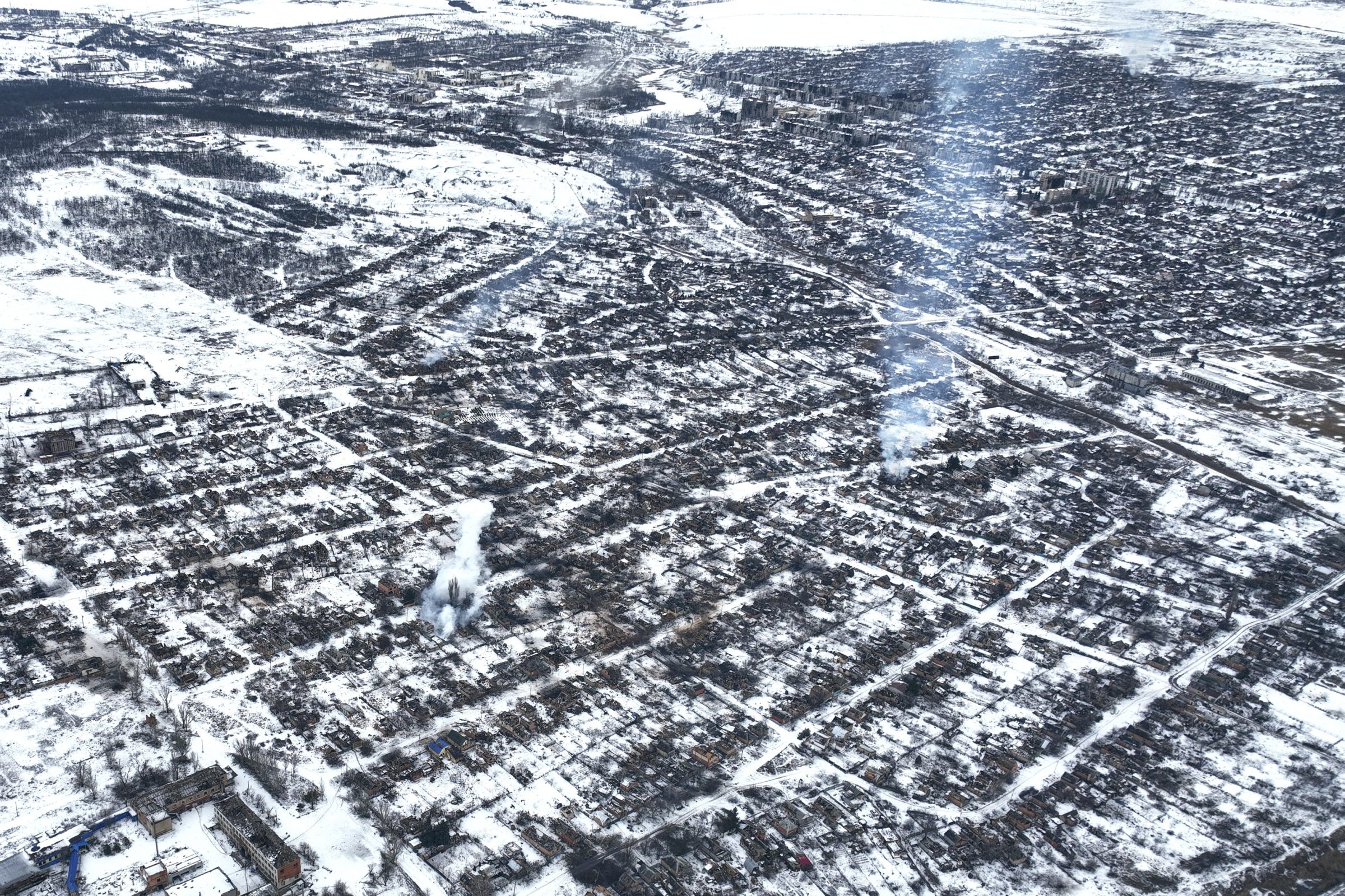 Letecký záber mesta Bachmut zo 14. februára 2023. Foto - TASR/AP