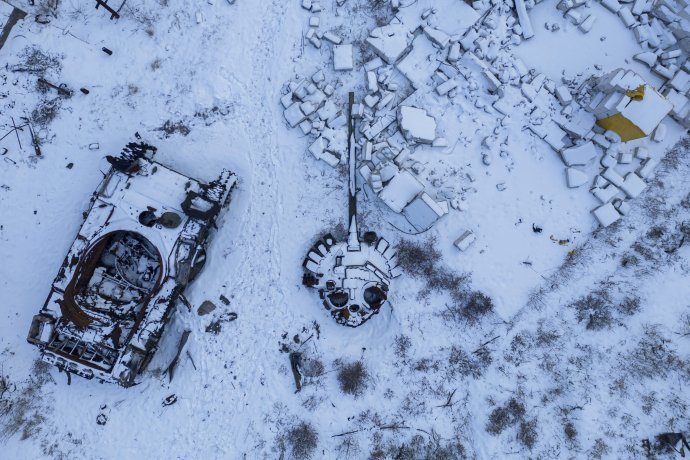 Zničený ruský tank. Foto - AP
