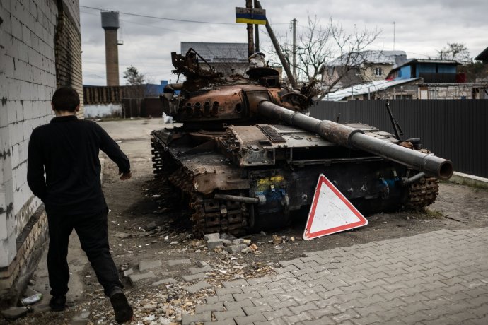 Tank v Hostomeli. Foto N - Vladimír Šimíček
