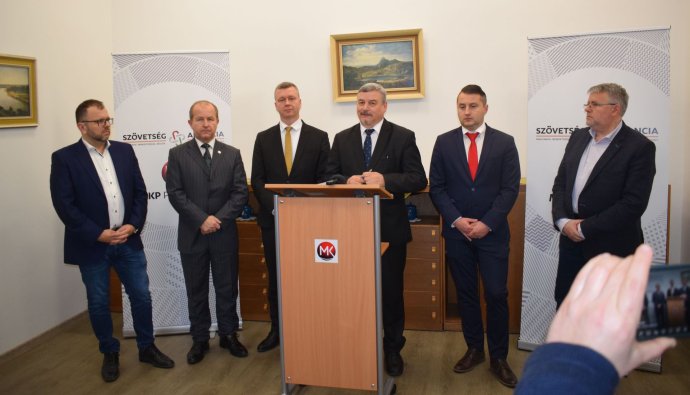 A Szövetség MKP-platformjának taksonyi sajtótájékoztatója. Fotó - a Szövetség MKP-platformjának FB-oldala