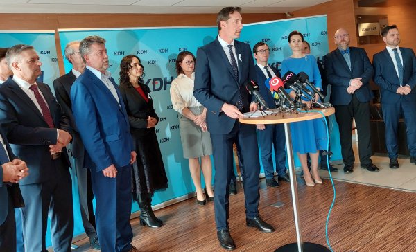 Kandidátku KDH otvára aj uzatvára Majerský. Mikloško je číslo 12, Lexmann chýba