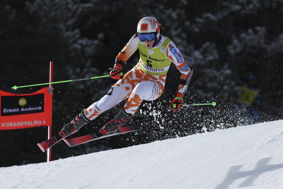 Petra Vlhová v obrovskom slalome. Foto - TASR/AP