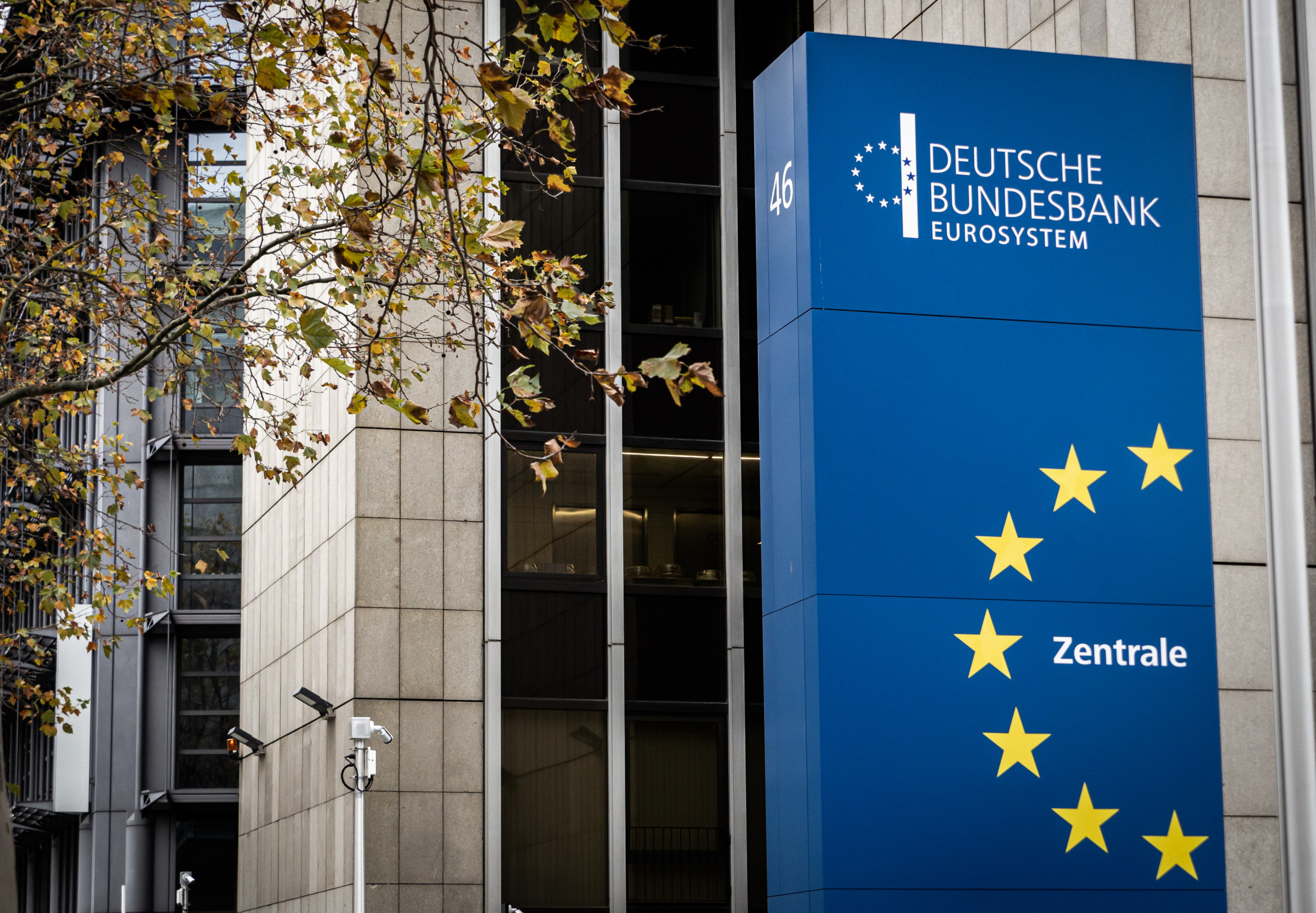 Ekonomický newsfilter: Slovensko sa časti suverenity vzdalo už dávno a ťaží z toho