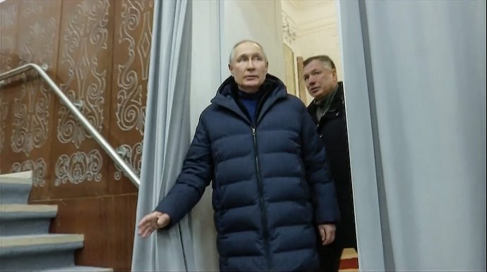 Putin v Mariupole. Foto - TASR/AP