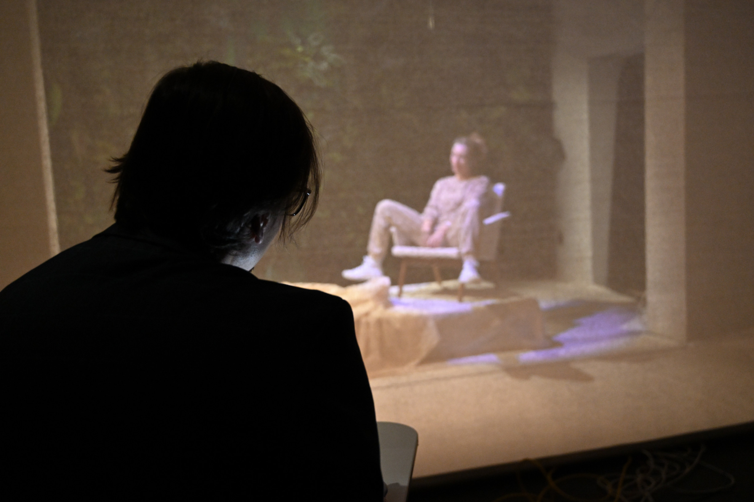 Kiedy alkohol krąży w rodzinach, ludzka inteligencja jest przyćmiona.  W Koszycach grają przejmujący spektakl o traumie z dzieciństwa