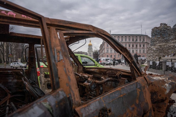 Mykhailivske námestie v Kyive kde je vystavená zničená ruská vojenská technika. Foto N - Tomáš Hrivňák