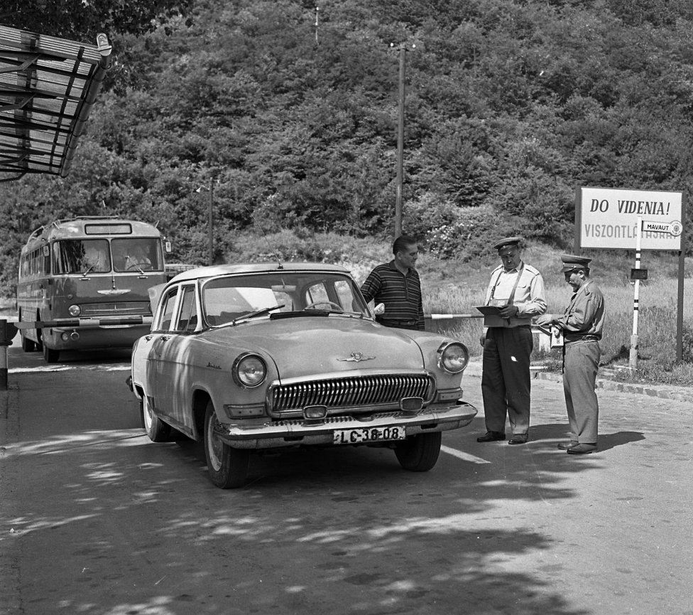 Somoskőújfalu közúti határátkelője 1968-ban. Fotó - Fortepan / Magyar Rendőr