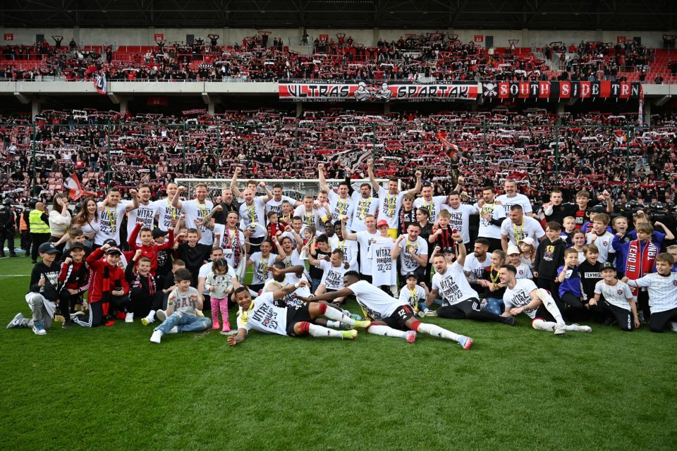 Spartak Trnava oslavuje zisk pohára. Foto TASR/Lukáš Grinaj