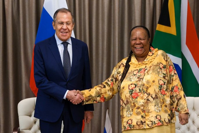 Sergej Lavrov s ministerkou Naledi Pandorovou. Foto - ruské ministerstvo zahraničných vecí