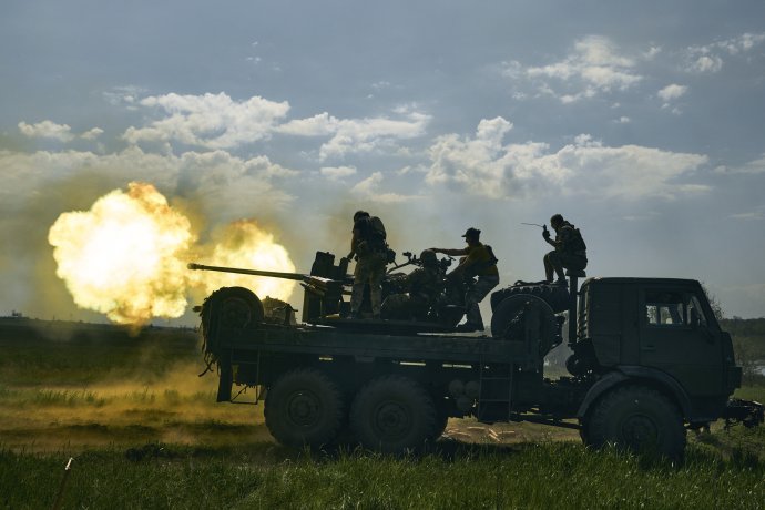 Ukrajinskí vojaci pri Bachmute. Foto - AP