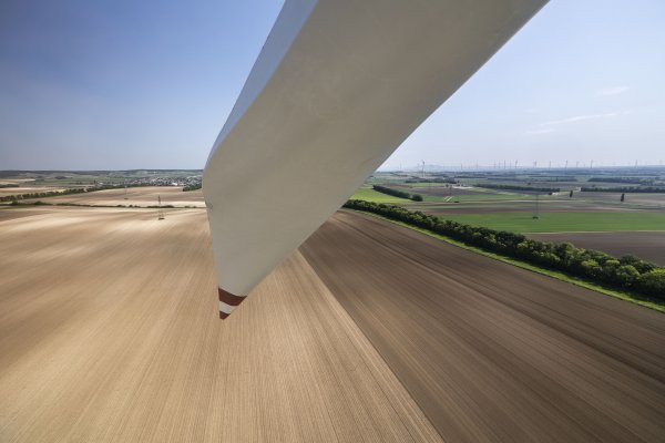 Hučia, špatia, zabíjajú vtáky. Čo z&nbsp;toho sú mýty a&nbsp;čo fakty o&nbsp;veterných elektrárňach