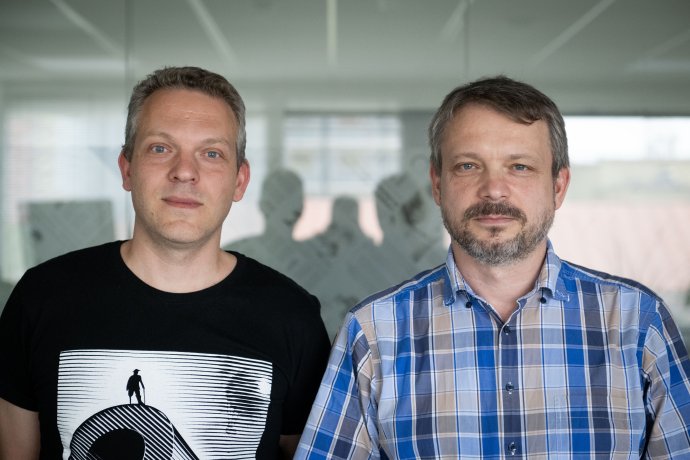 Historici Martin Slávik (vľavo) a Ľubomír Morbacher. Foto N - Vladimír Šimíček